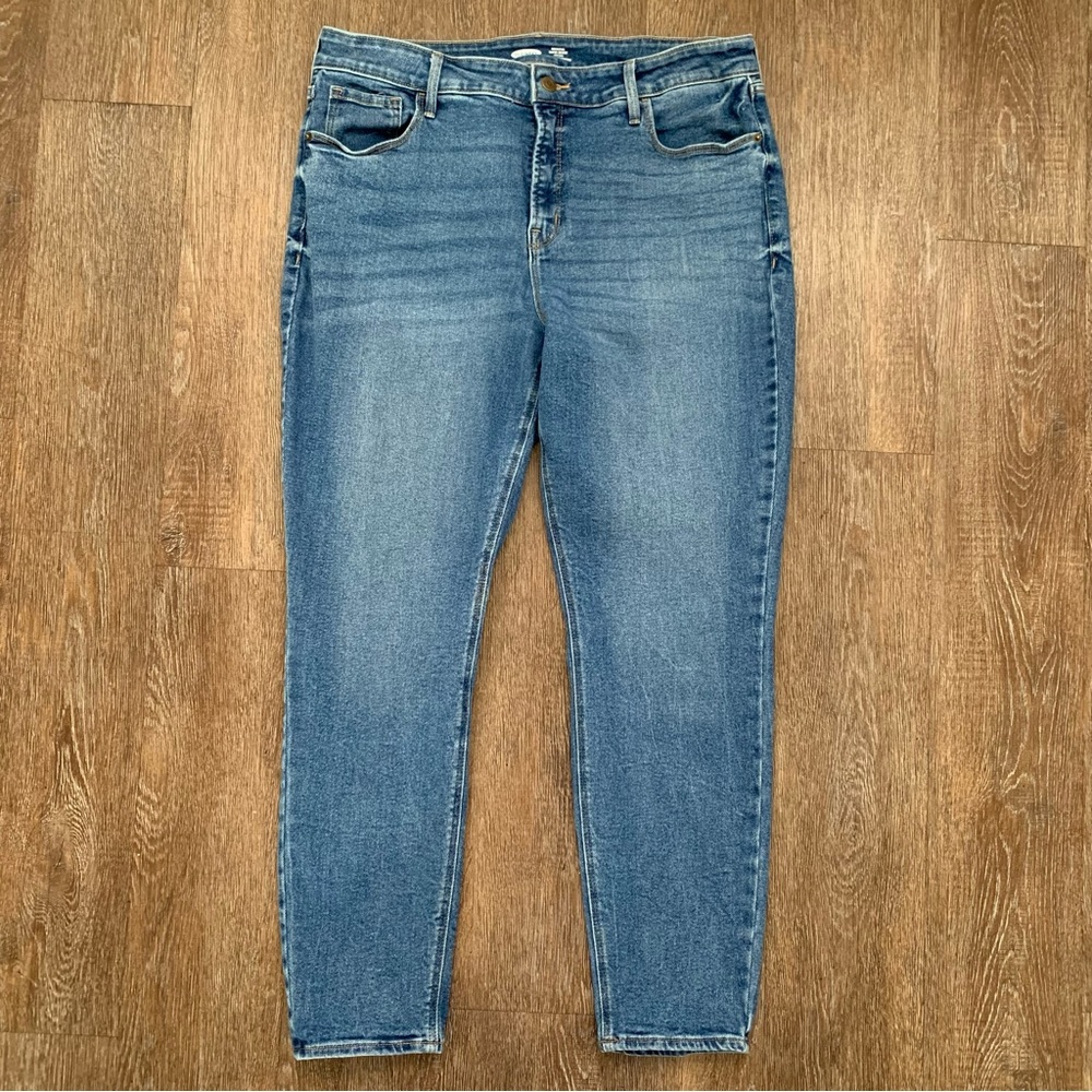 Old Navy Rockstar Super Skinny High Rise Size 16